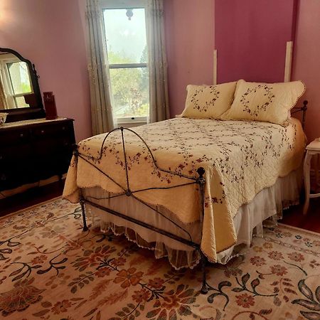 Downen House Bed & Breakfast Пуэбло Экстерьер фото
