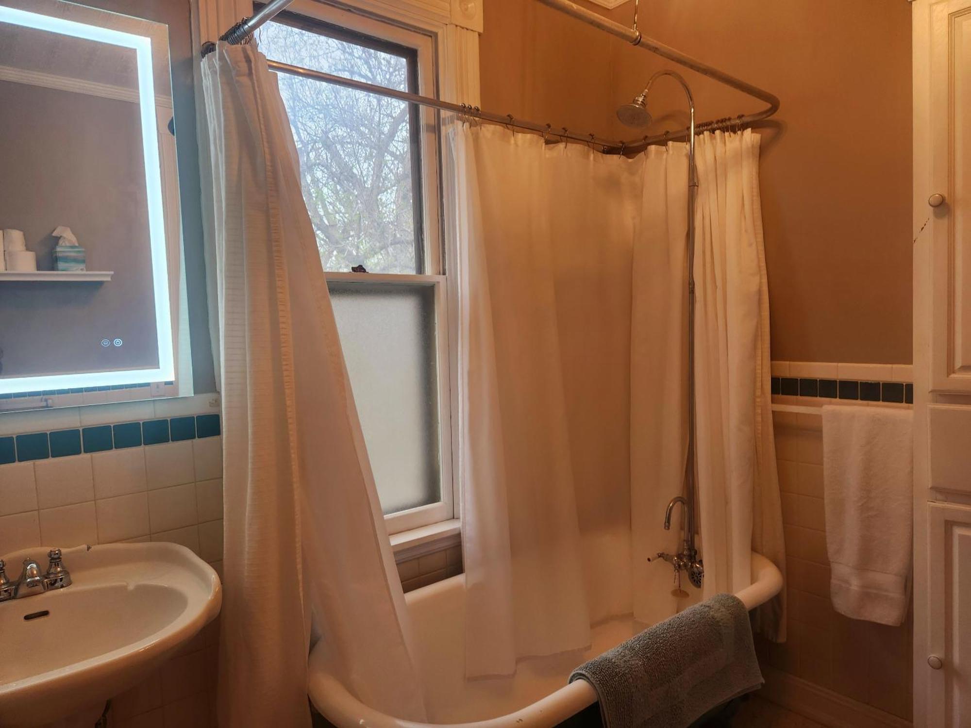 Downen House Bed & Breakfast Пуэбло Номер фото